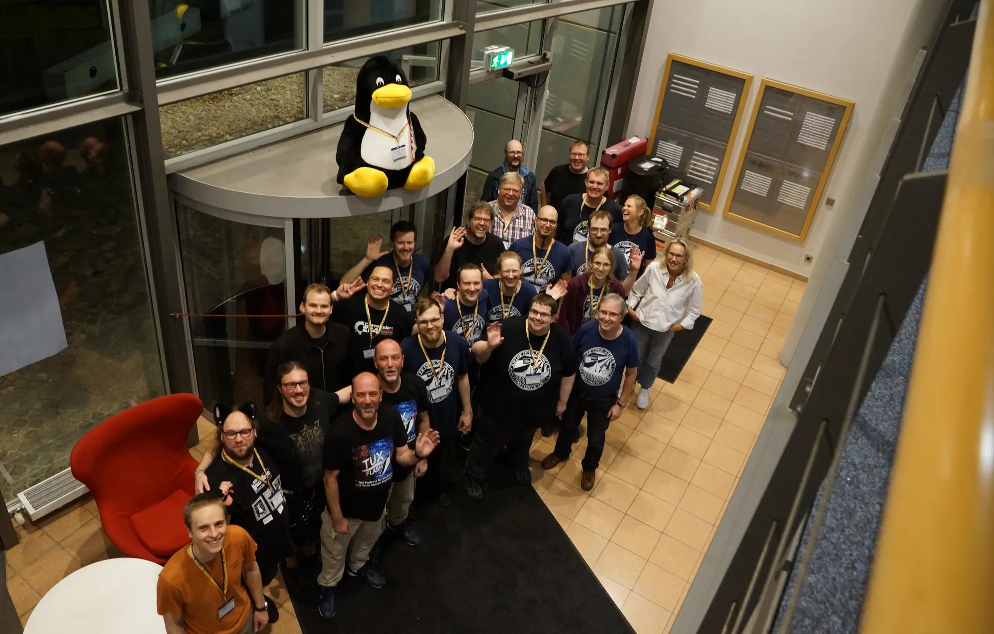Gruppenbild der Kielux-Crew nach dem Abbau. (Foto: CC-By-SA A) Gruppenbild der Kielux-Crew nach dem Abbau. (Foto: CC-By-SA A)